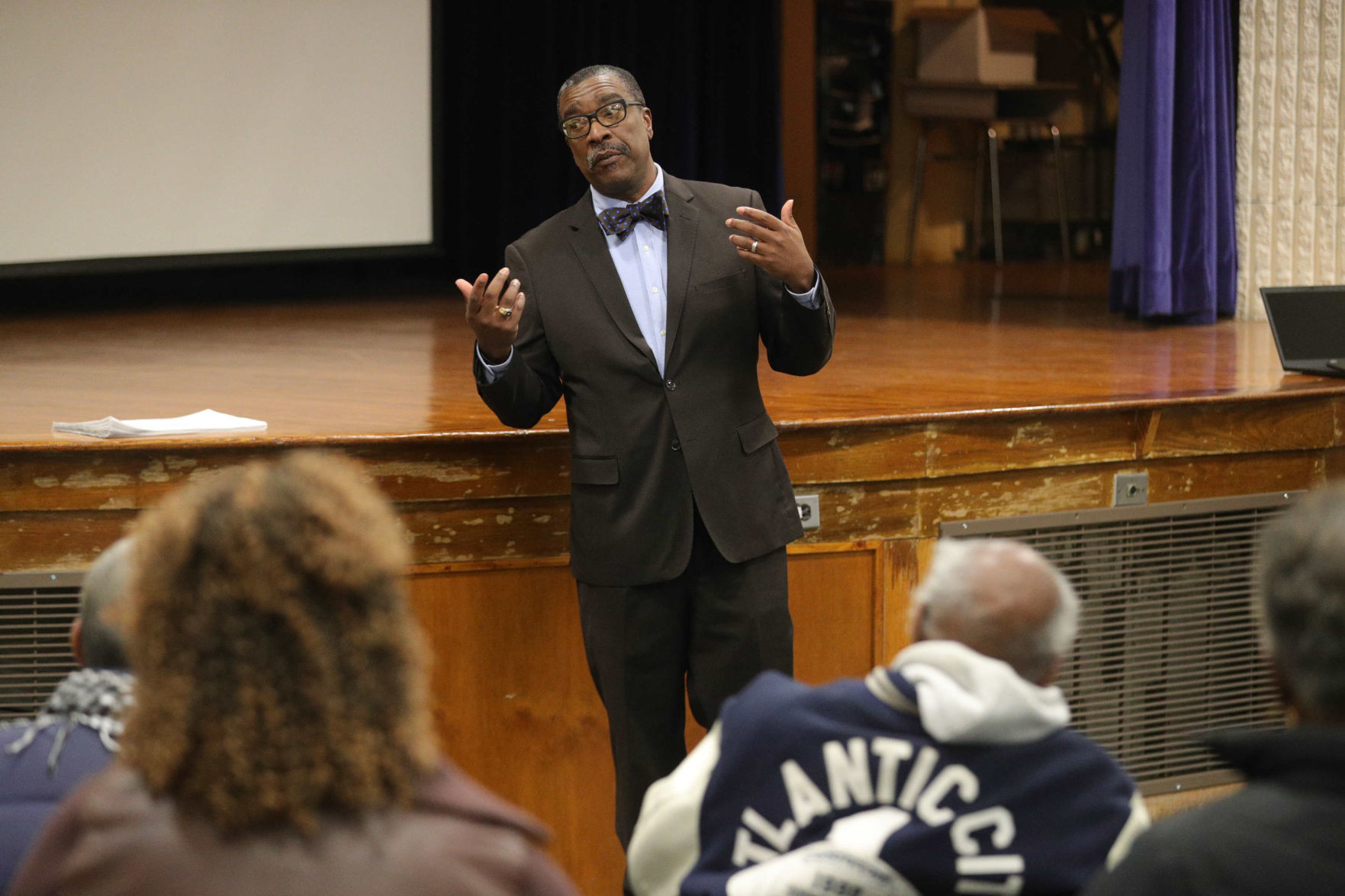 111419_nws_actownhall 399